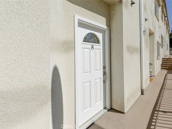 2345 Montrose Avenue, Unit 8, Montrose, CA 91020
