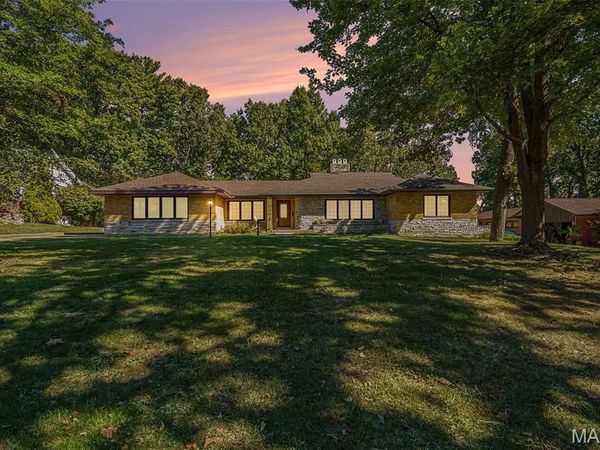 7369 Whitehaven Drive, St Louis, MO 63123