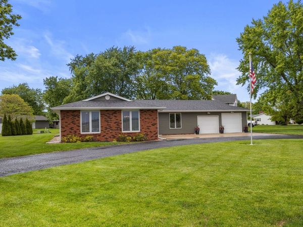 405 N First Street, Fisher, IL 61843