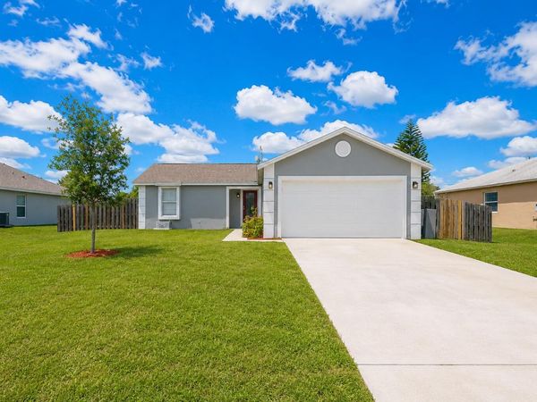 1049 SW Mccracken Avenue, Port St. Lucie, FL 34953