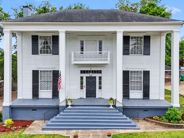 806 3rd N, Columbus, MS 39701