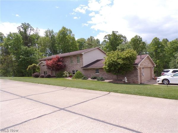 63 Lynn Drive, Williamstown, WV 26187