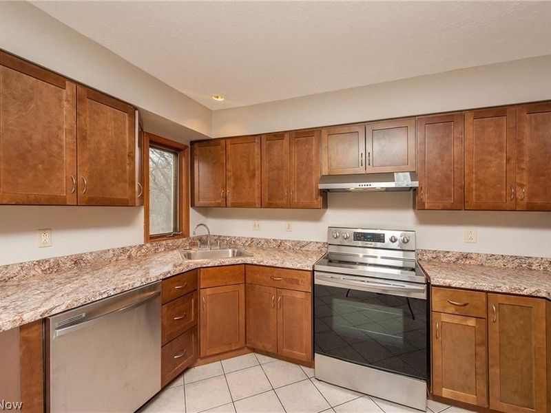 28310 Center Ridge Road , Westlake, OH 44145 Photo 4