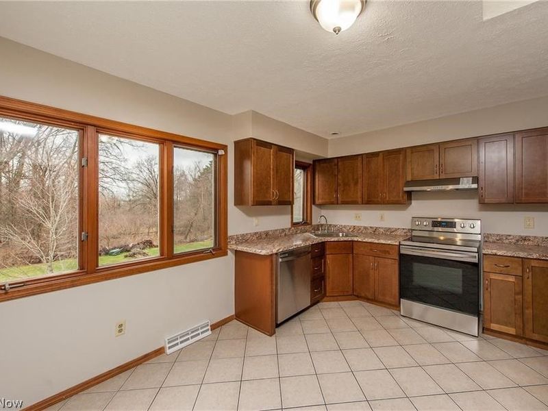 28310 Center Ridge Road , Westlake, OH 44145 Photo 6