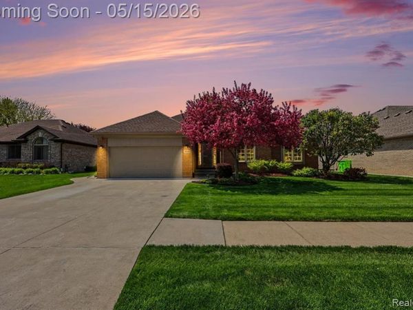 50183 Oxford Drive, Macomb Twp, MI 48044
