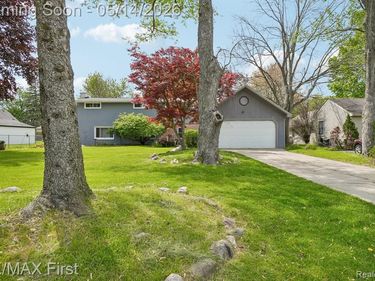 23041 Springbrook Drive, Farmington Hills, MI 48336