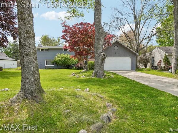 23041 Springbrook Drive, Farmington Hills, MI 48336