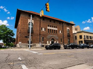 142 W 2nd Street, Flint, Mi 48502