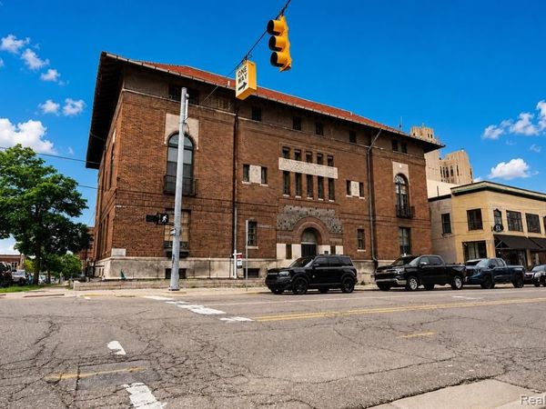 142 W 2nd Street, Flint, MI 48502