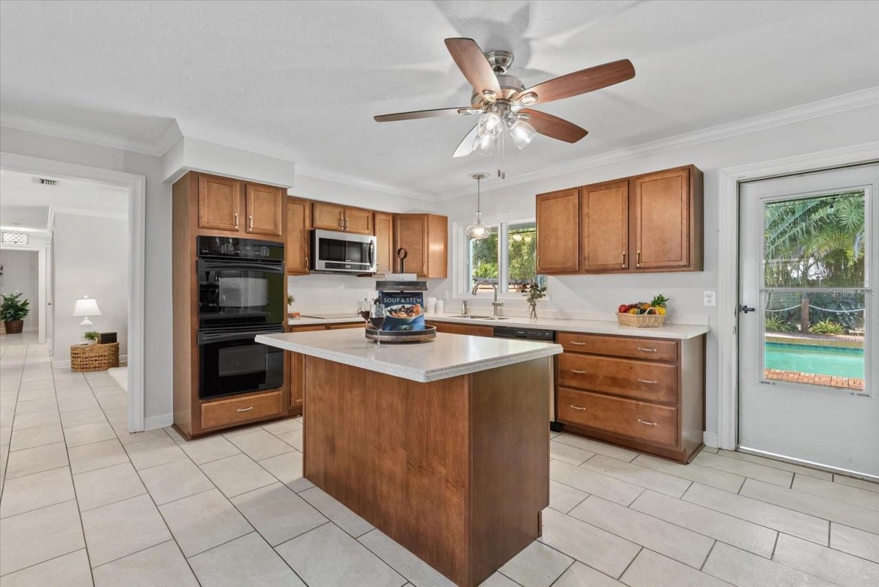 361 Scott Avenue, Sarasota, FL 34243 Photo