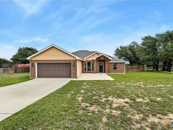 301 Sunrise Hills, Lampasas, TX 76550