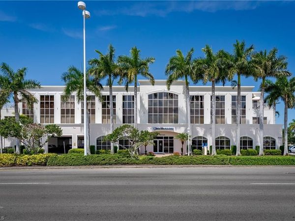 599 Tamiami TRL N, Unit 200, NAPLES, FL 34102