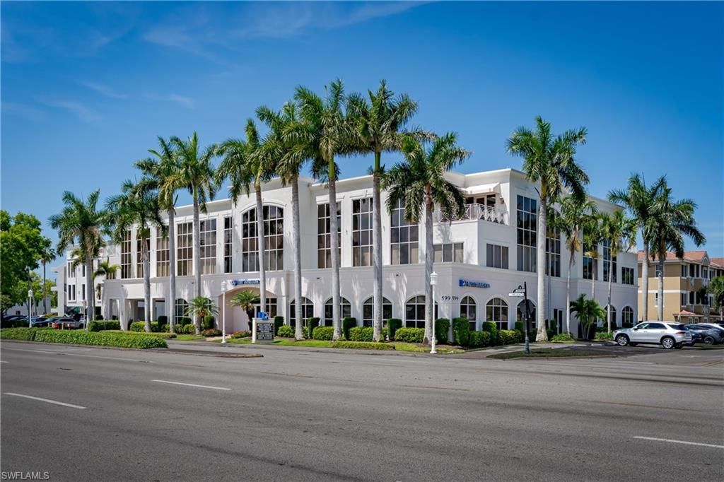 599 Tamiami Trl N, Unit 200, Naples, FL 34102 Photo