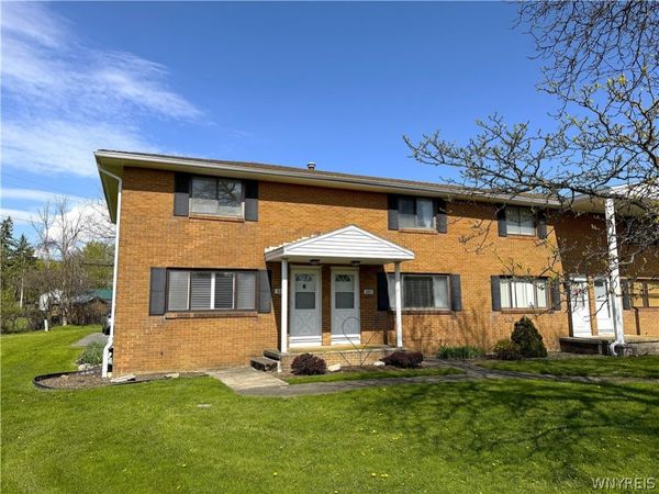 221 Greenmeadow Drive , Buffalo, NY 14224