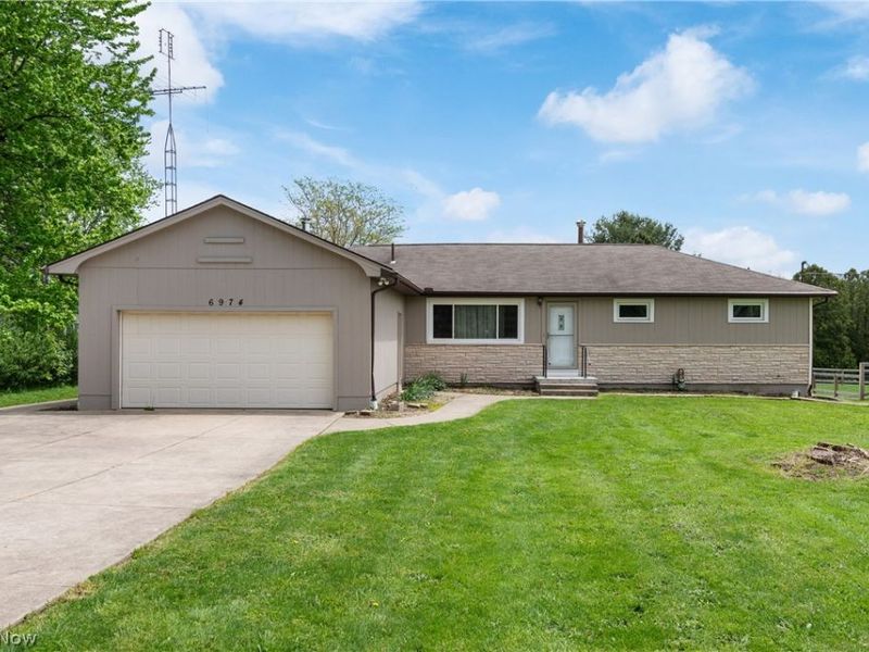6974 Lutz Avenue Northwest, Massillon, OH 44646 Photo 2