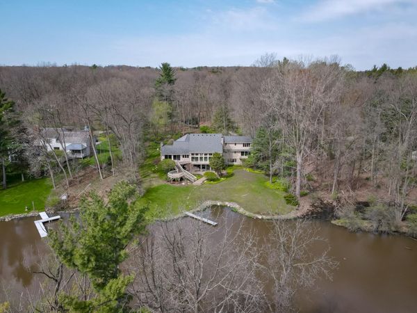 2050 Steketee Woods Lane SE, Grand Rapids, MI 49546