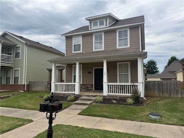 631 N Longfellow Lane , Fayetteville, AR 72704