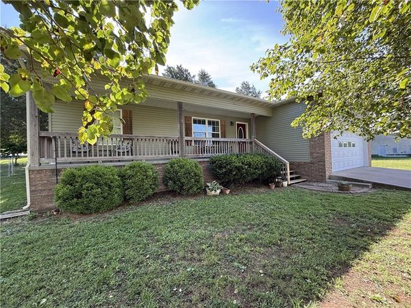 403 Lark Lane , Harrison, AR 72601