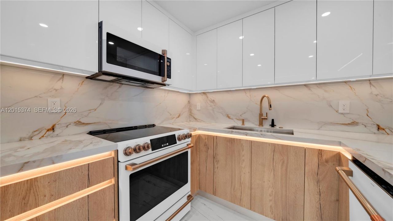 1623 Collins Ave, Unit 415, Miami Beach, FL 33139 Photo