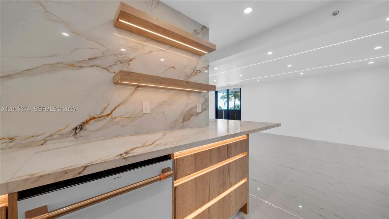 1623 Collins Ave, Unit 415, Miami Beach, FL 33139 Photo