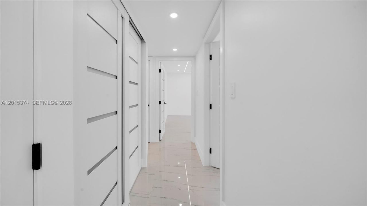 1623 Collins Ave, Unit 415, Miami Beach, FL 33139 Photo