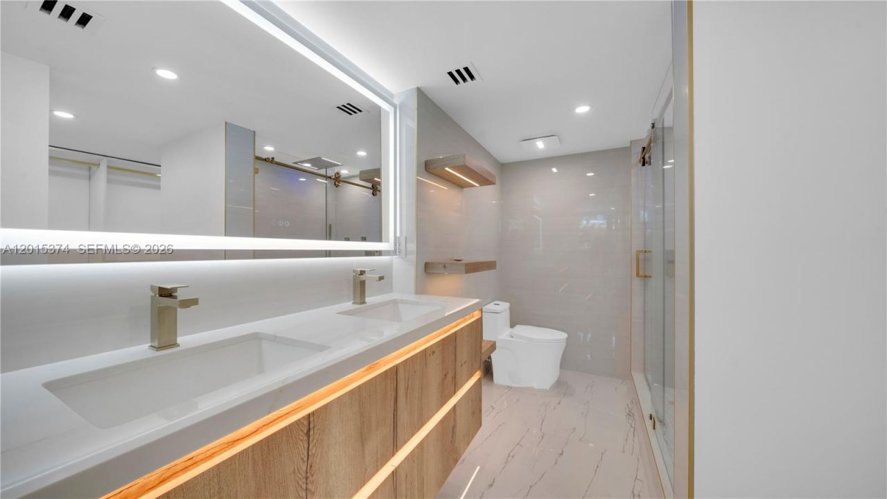 1623 Collins Ave, Unit 415, Miami Beach, FL 33139 Photo