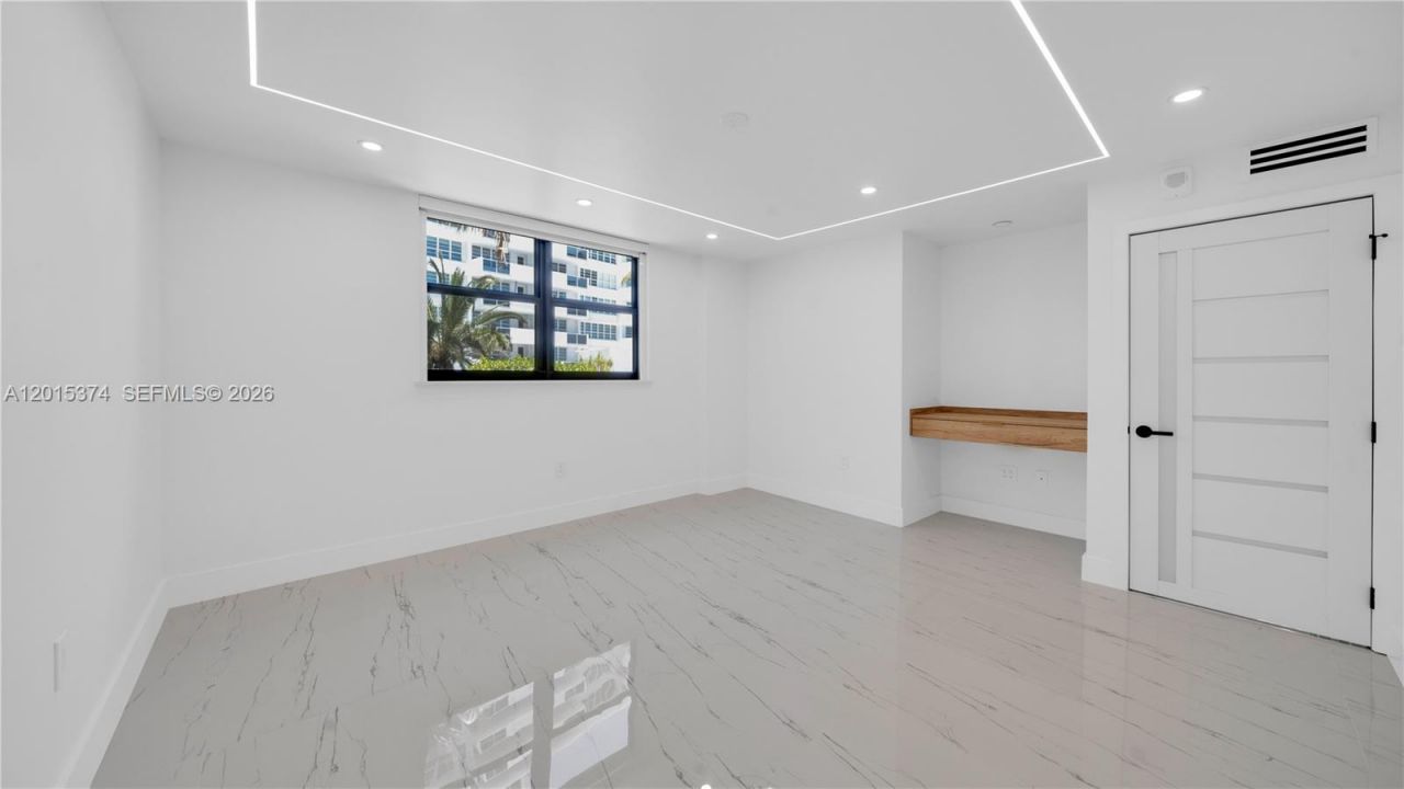 1623 Collins Ave, Unit 415, Miami Beach, FL 33139 Photo