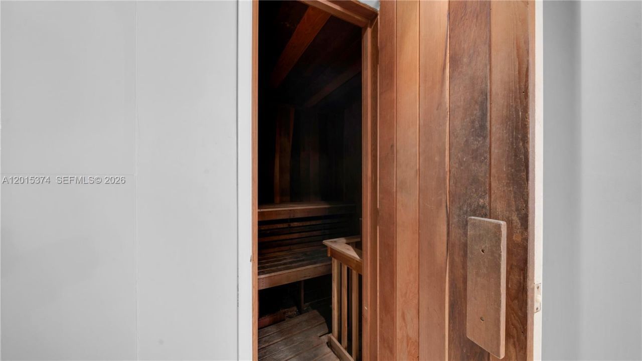 1623 Collins Ave, Unit 415, Miami Beach, FL 33139 Photo
