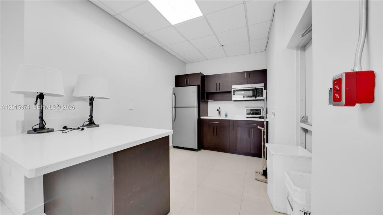 1623 Collins Ave, Unit 415, Miami Beach, FL 33139 Photo