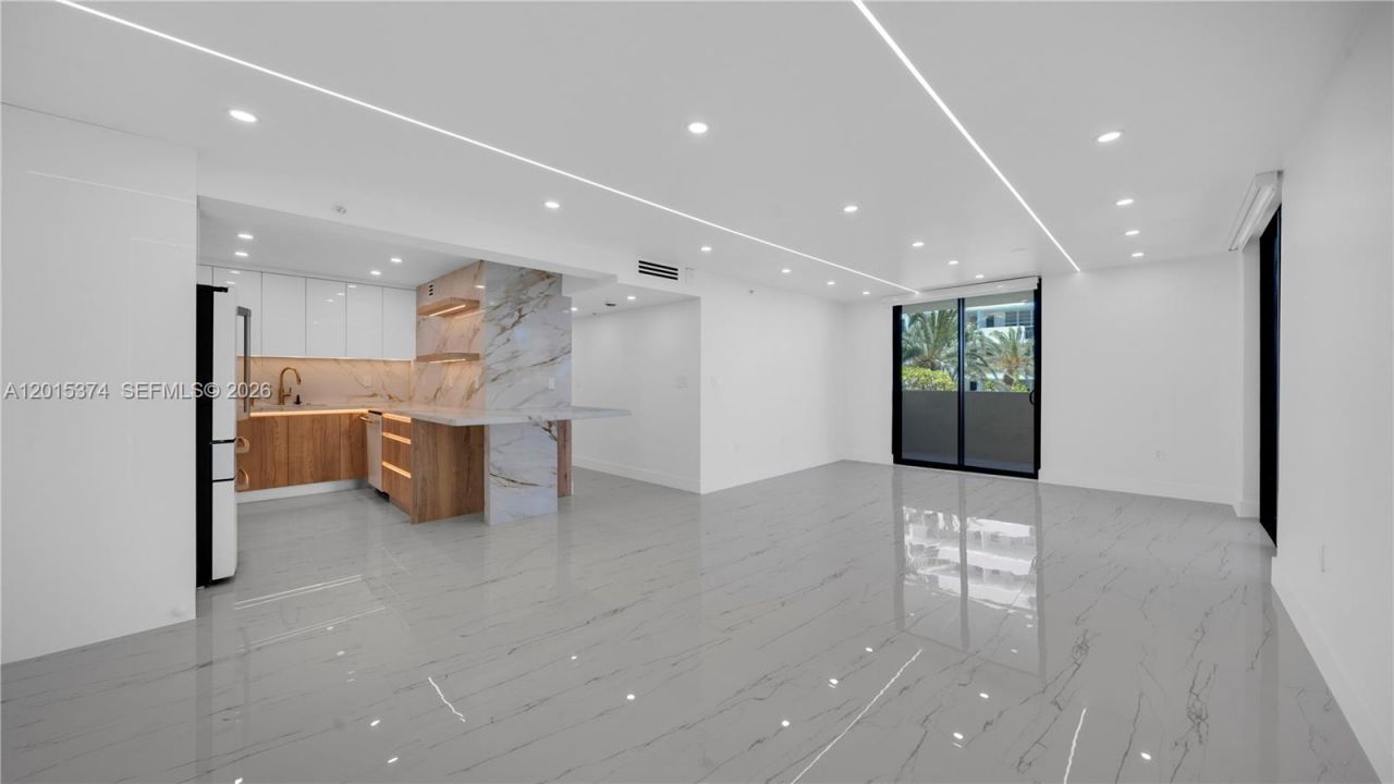 1623 Collins Ave, Unit 415, Miami Beach, FL 33139 Photo