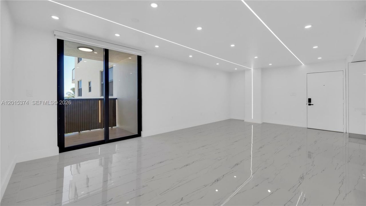 1623 Collins Ave, Unit 415, Miami Beach, FL 33139 Photo