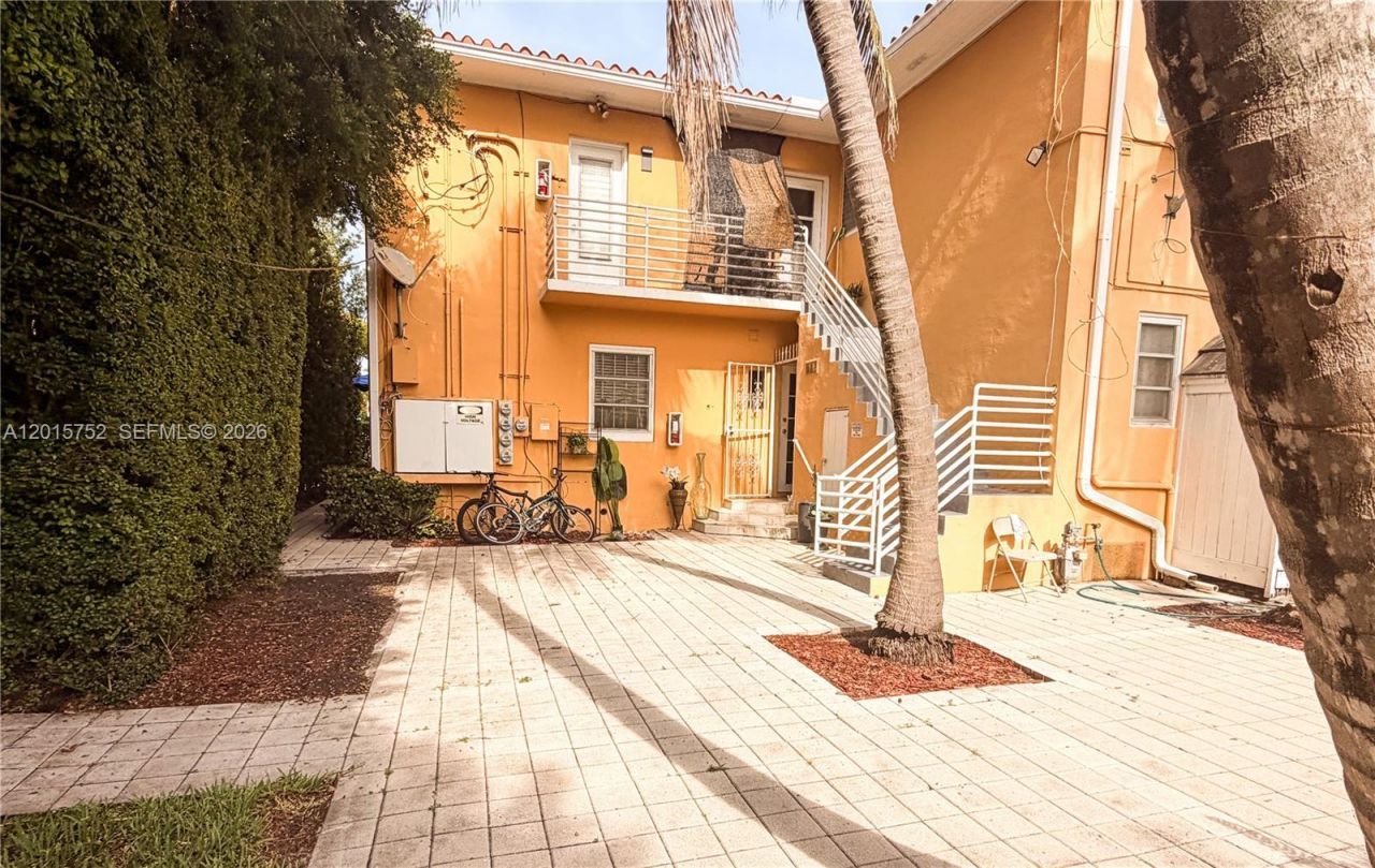 8144 Harding Ave , Unit 2, Miami Beach, FL 33141 Photo