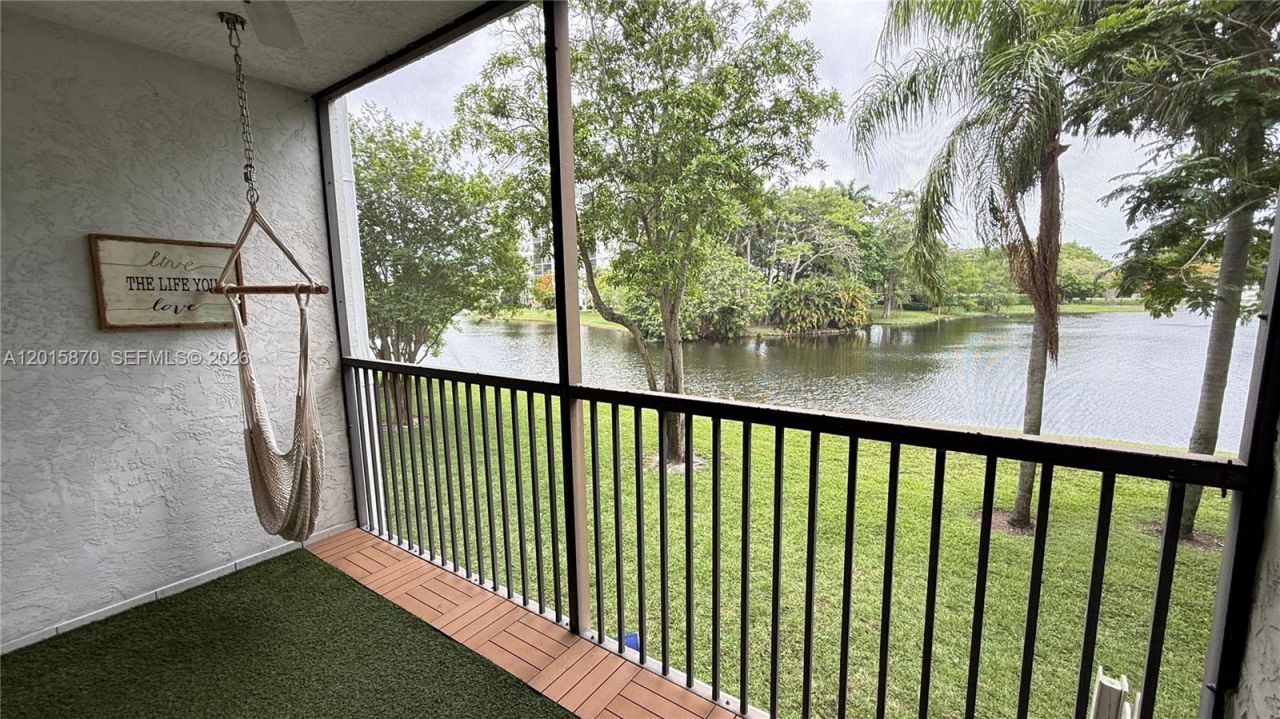 2236 N Cypress Bend Dr, Unit 207, Pompano Beach, FL 33069 Photo