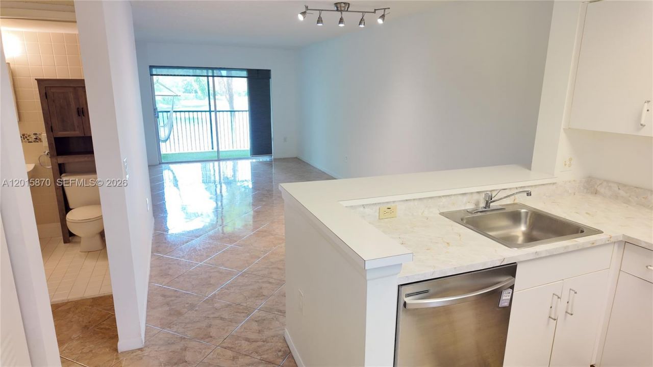 2236 N Cypress Bend Dr, Unit 207, Pompano Beach, FL 33069 Photo