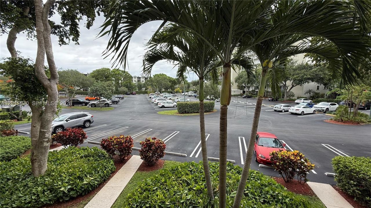 2236 N Cypress Bend Dr, Unit 207, Pompano Beach, FL 33069 Photo