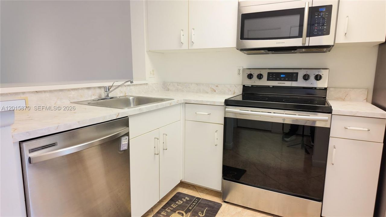 2236 N Cypress Bend Dr, Unit 207, Pompano Beach, FL 33069 Photo