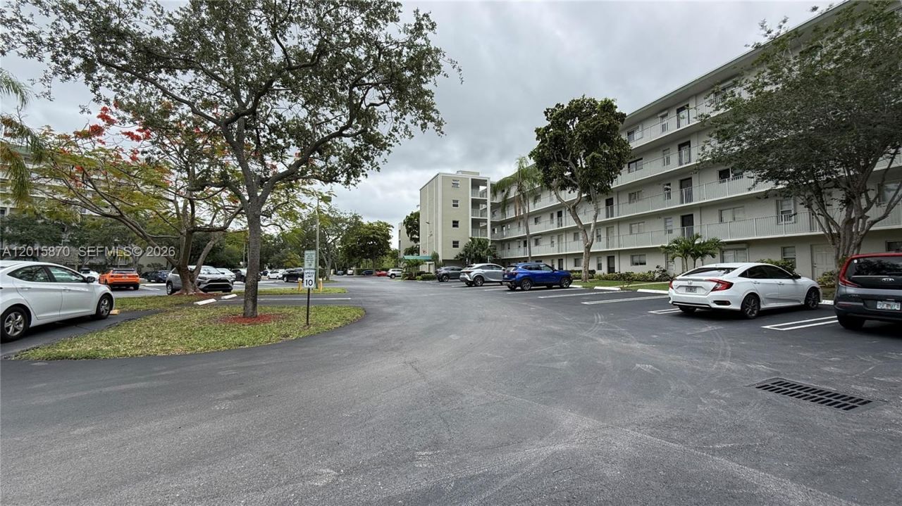 2236 N Cypress Bend Dr, Unit 207, Pompano Beach, FL 33069 Photo