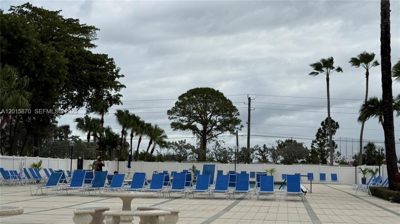 2236 N Cypress Bend Dr, Unit 207, Pompano Beach, FL 33069 Photo