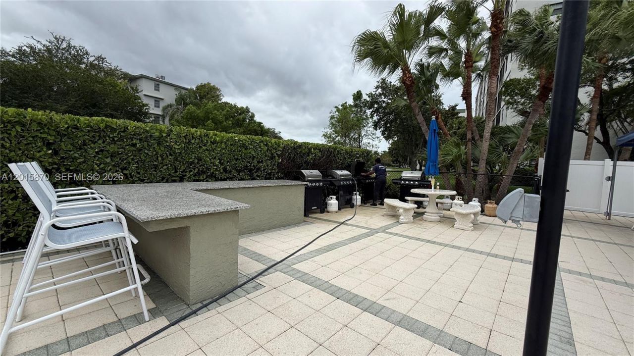 2236 N Cypress Bend Dr, Unit 207, Pompano Beach, FL 33069 Photo