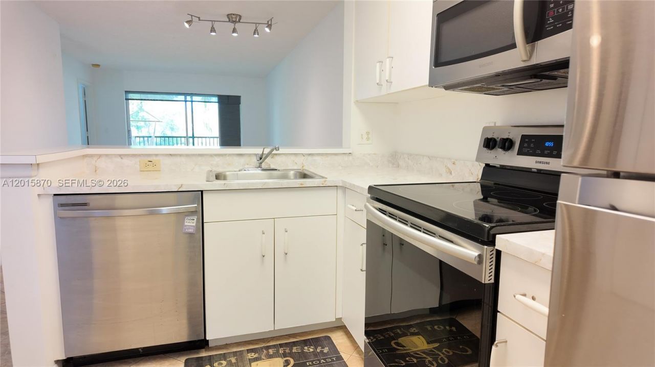 2236 N Cypress Bend Dr, Unit 207, Pompano Beach, FL 33069 Photo