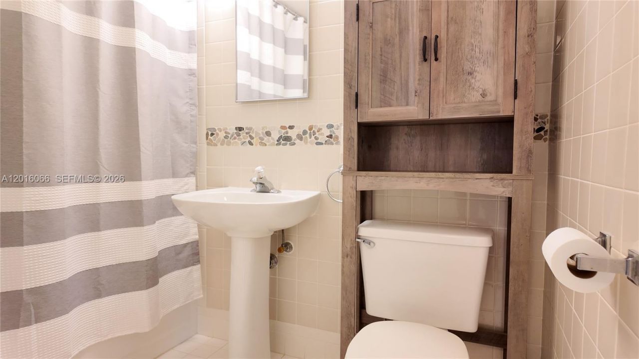 2236 N Cypress Bend Dr, Unit 207, Pompano Beach, FL 33069 Photo