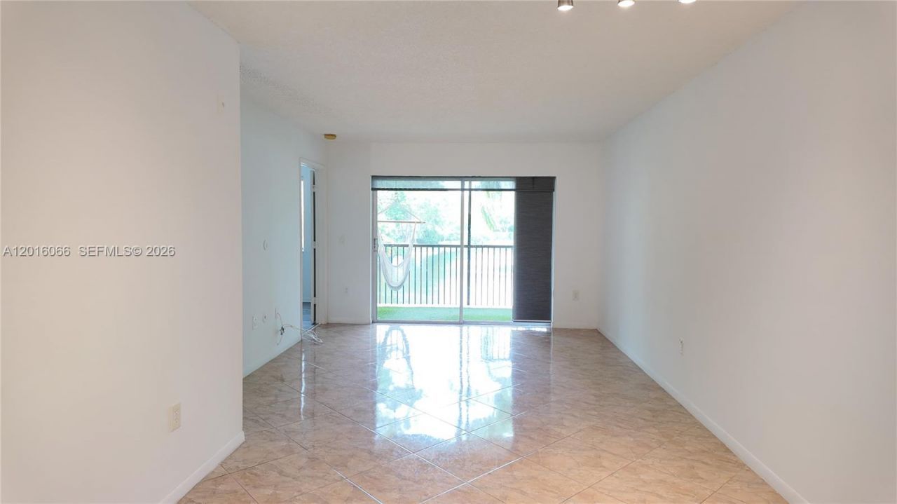 2236 N Cypress Bend Dr, Unit 207, Pompano Beach, FL 33069 Photo