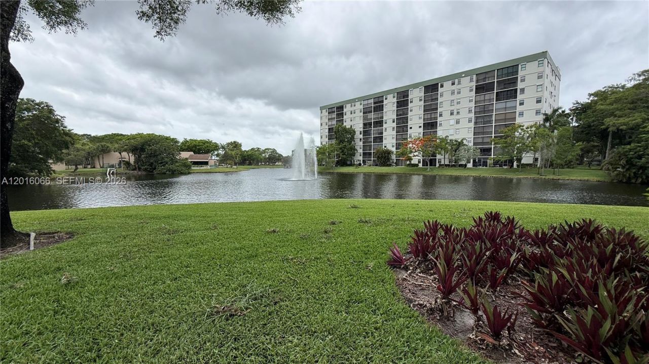 2236 N Cypress Bend Dr, Unit 207, Pompano Beach, FL 33069 Photo