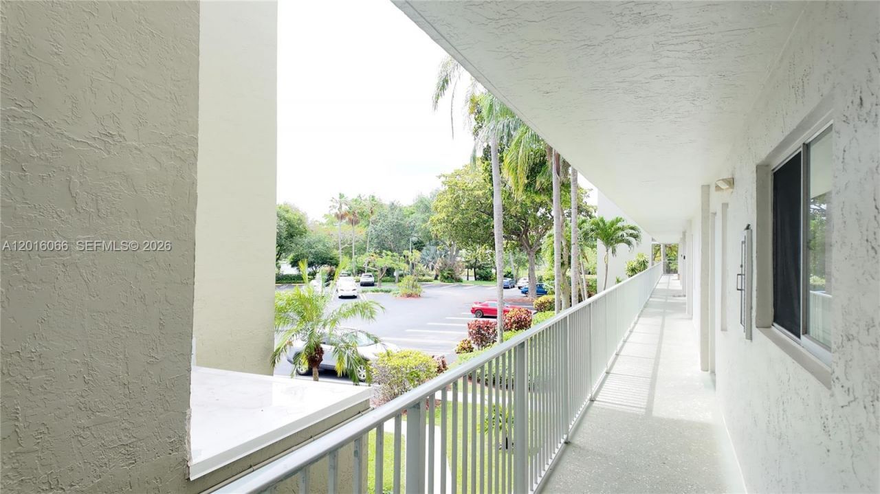 2236 N Cypress Bend Dr, Unit 207, Pompano Beach, FL 33069 Photo