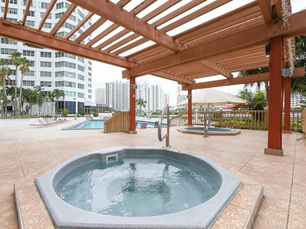 825 Brickell Bay Dr , Unit 2050, Miami, FL 33131 Photo