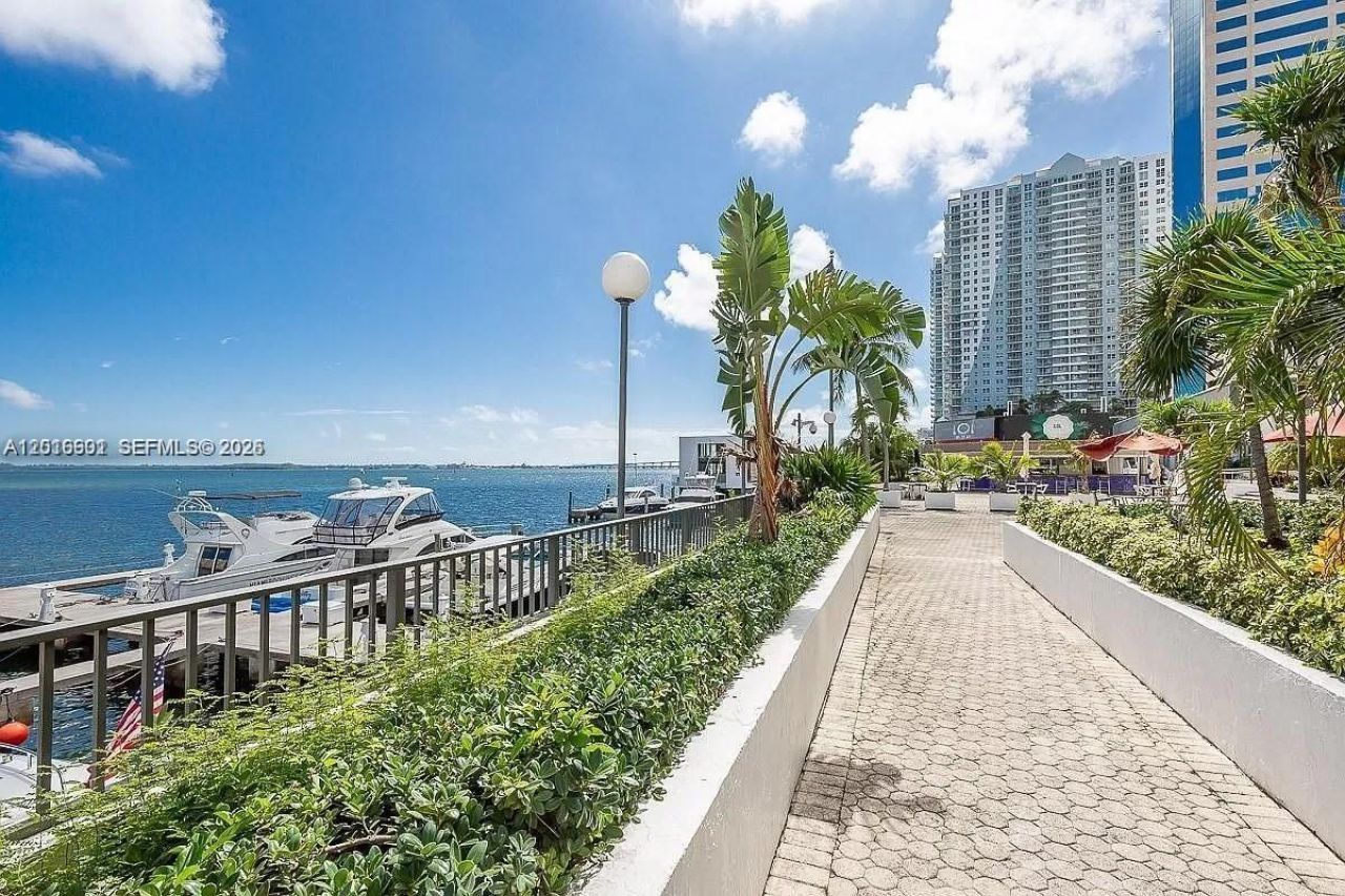 825 Brickell Bay Dr , Unit 2050, Miami, FL 33131 Photo