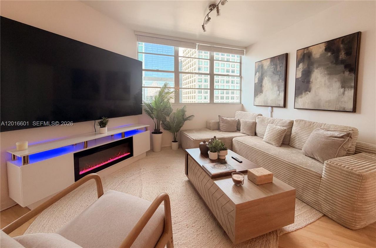 825 Brickell Bay Dr , Unit 2050, Miami, FL 33131 Photo