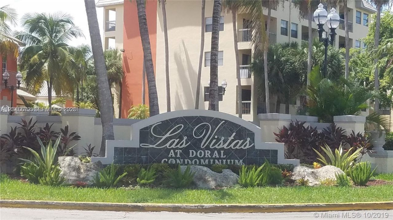 8245 Lake Dr, Unit 401, Doral, FL 33166 Photo