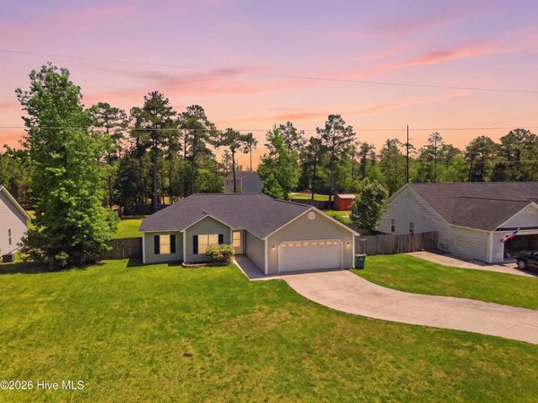 104 Van Riggs Road, Hubert, NC 28539