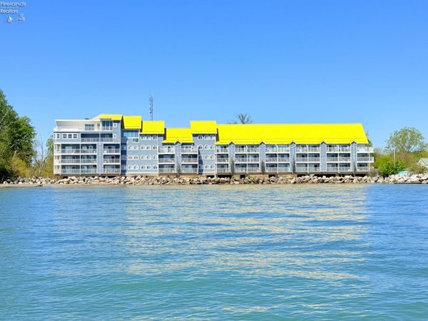 400 Swartz Lane, Unit Y107, Middle Bass Island, OH 43446